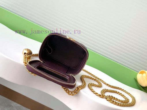 Chanel Bag The 24k box bag features the most beautiful heart-shaped adjustable buckle and ad 8wgyy8wc - Image 9