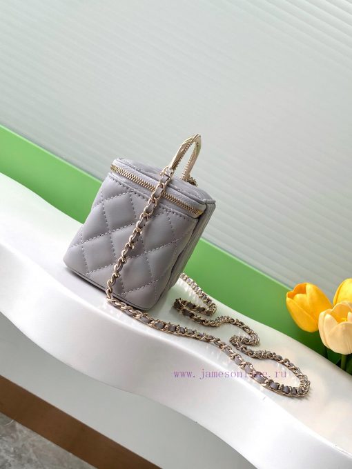 Chanel Bag 24K Limited Edition Diamond Handle Long Box Bag Makeup Slant Cross Bag with Diamo mt64mi0e - Image 3