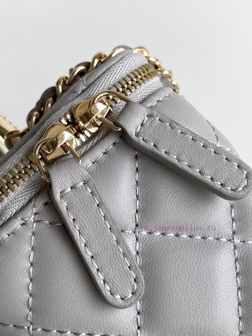 Chanel Bag 24K Limited Edition Diamond Handle Long Box Bag Makeup Slant Cross Bag with Diamo mt64mi0e - Image 7