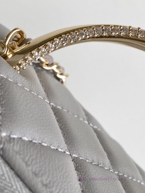 Chanel Bag 24K Limited Edition Diamond Handle Long Box Bag Makeup Slant Cross Bag with Diamo mt64mi0e - Image 8