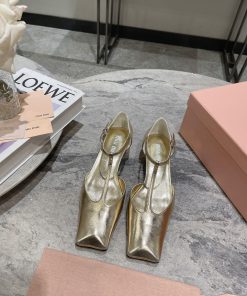 MIU MIU 24 Spring/Summer New Collection Retro Square Head Thick Heel Cool DragSimple yet claxi4chvqg