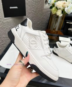 Chanel 2024 Full skin panda color matching white shoes, casual sports shoes, skateboard shoe1bxonhni