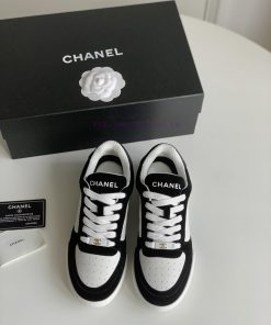 Chanel 24 Early Spring New Panda Board Shoes Full Leather SeriesChanel's new panda sneakers mv6sz1vc