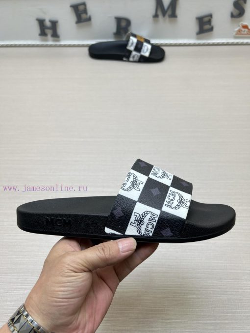 MCM's latest popular fashion slippers, with original 11 mold opening on the official website2pc7gk57 - Image 6