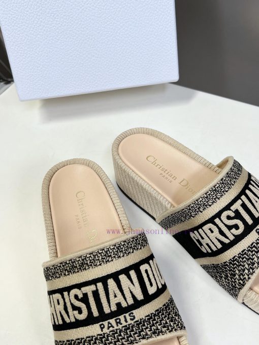 Top tierDior Classic Cotton 3D Stereoscopic Embroidery Printed Thick Bottom Cool Slippers Lomlm6wy9n - Image 9