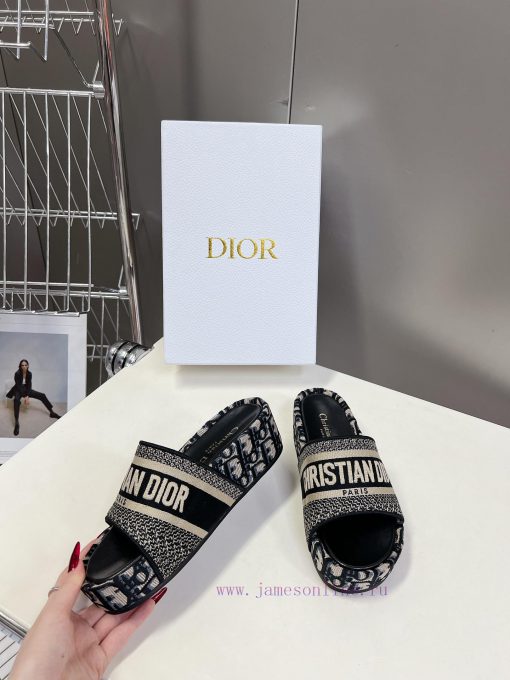 Top tierDior Classic Cotton 3D Stereoscopic Embroidery Printed Thick Bottom Cool Slippers Lo42e9sd8k - Image 4