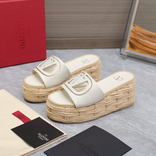 The most2024 Early Spring Fashion Show UpdateValentino Polo Hemp Bottom Slippers/Subsequent 87uhd9xw