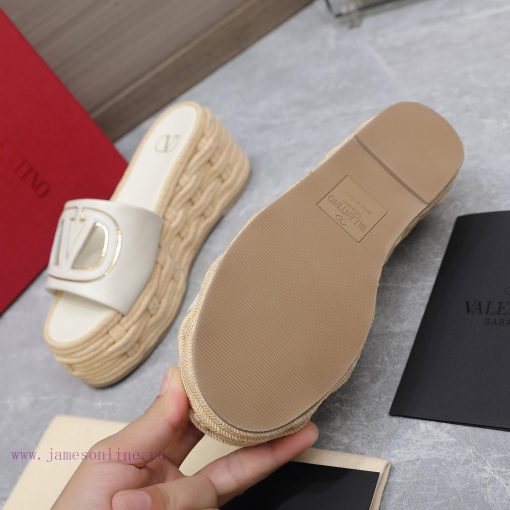 The most2024 Early Spring Fashion Show UpdateValentino Polo Hemp Bottom Slippers/Subsequent 87uhd9xw - Image 4