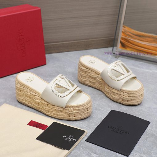 The most2024 Early Spring Fashion Show UpdateValentino Polo Hemp Bottom Slippers/Subsequent 87uhd9xw - Image 7
