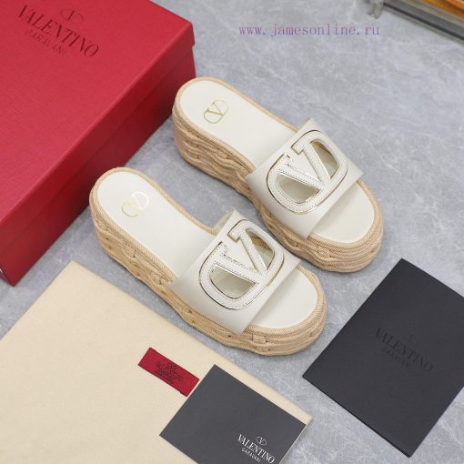 The most2024 Early Spring Fashion Show UpdateValentino Polo Hemp Bottom Slippers/Subsequent 87uhd9xw - Image 8