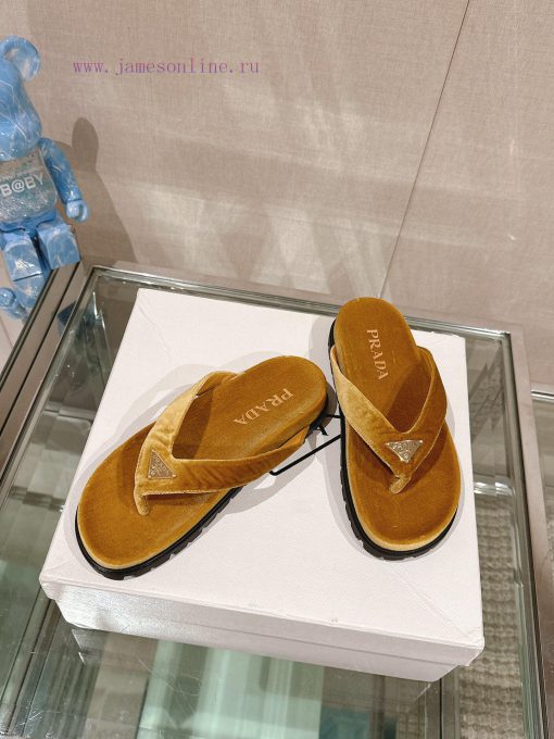 -24Ss new Prada herringbone velvet flip flopsThis sandal features a mixed design that clevernny8hdww - Image 4