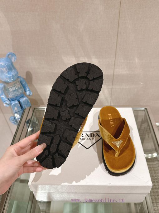 -24Ss new Prada herringbone velvet flip flopsThis sandal features a mixed design that clevernny8hdww - Image 10