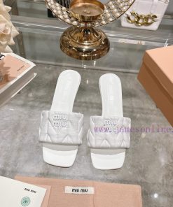 Miu Miu 2024 Spring/Summer New Soft Sheepskin Wrinkled Face Cool Slippers SeriesSweet and sayl5g3yvw