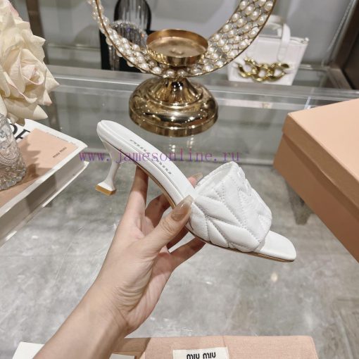 Miu Miu 2024 Spring/Summer New Soft Sheepskin Wrinkled Face Cool Slippers SeriesSweet and sayl5g3yvw - Image 5