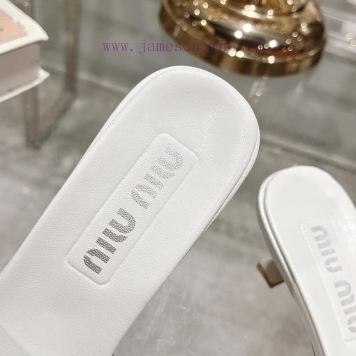 Miu Miu 2024 Spring/Summer New Soft Sheepskin Wrinkled Face Cool Slippers SeriesSweet and sayl5g3yvw - Image 9