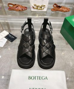 The original development of BottegaVeneta Bottega lovers' woven thick soled sandals, the 202xdjr88sd