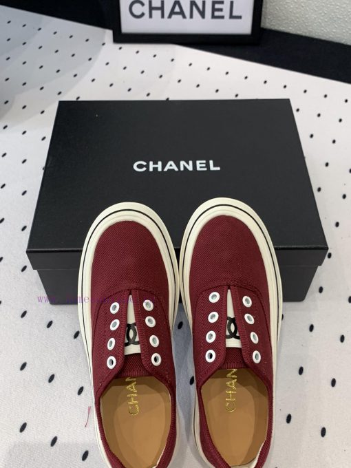 Chanel's new canvas shoes are very fashionable, youthful, and energetic. Vintgage is a must-9mrmdg7r - Image 8