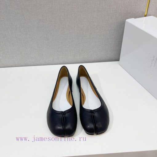 Upgraded version, MaisonMargiela Martin Margiela, a classic split toe single shoe Half a traln11mcdo