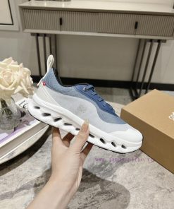 The latest sports shoes come with a full set of packaging, providing 100% comfort and being r4qot812