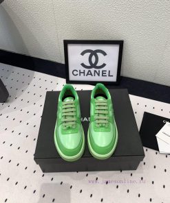 Chanel's new panda sports shoes feature top-notch and ultra complex craftsmanship. The origidiwnfe43