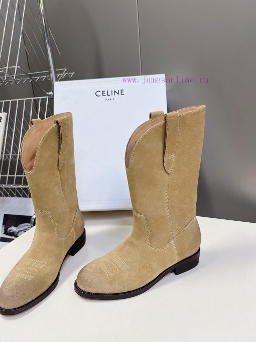CELINE's latest fashion boots for the runway show are a fashion blogger's favorite item for xqonbs5y - Image 4