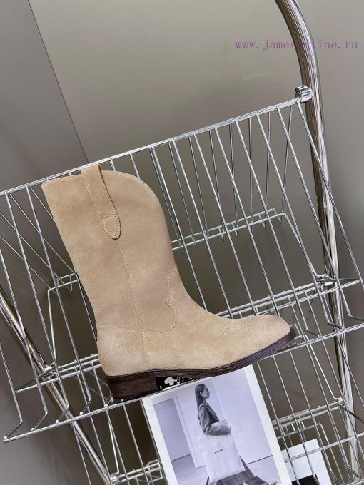 CELINE's latest fashion boots for the runway show are a fashion blogger's favorite item for 35bjf89u - Image 6