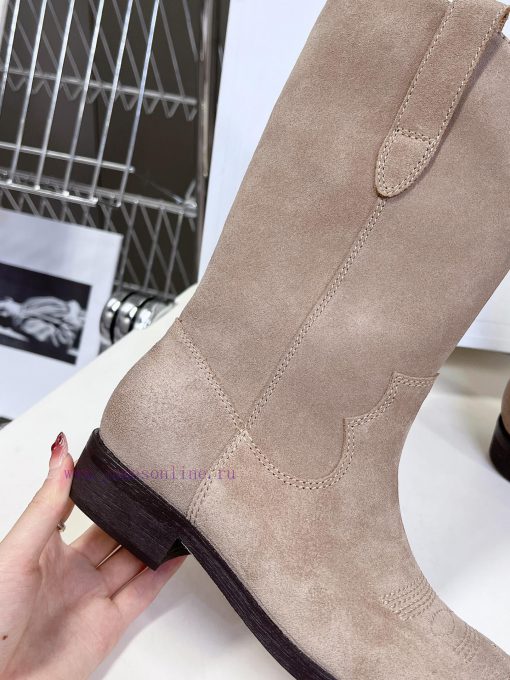 CELINE's latest fashion boots for the runway show are a fashion blogger's favorite item for 35bjf89u - Image 9