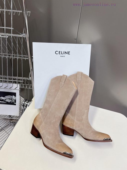 CELINE's latest fashion boots for the runway show are a fashion blogger's favorite item for hf2zk7ri - Image 5