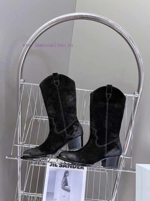 CELINE's latest fashion boots for the runway show are a fashion blogger's favorite item for hh6oz8ac - Image 7