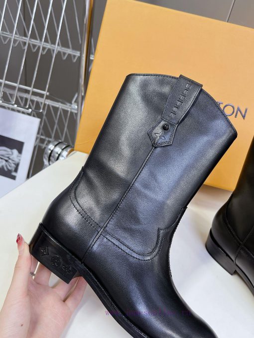 Louis Vuitton LV Donkey Home Autumn/Winter Fashion Show New Western Cowboy Boots This boot ils3hcs1x - Image 9