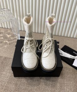 Chanel 2024 autumn and winter hot selling item on Xiaohongshu, trendy and essential. Chanel f3htvauc