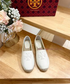 Tory Burch's iconic double T fisherman shoes are refreshed in large proportions with the new7oh0z205