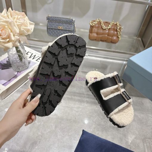 Prada slippers feature a soft lining and an iconic triangular logo, showcasing a unique bina3intsu6f - Image 6