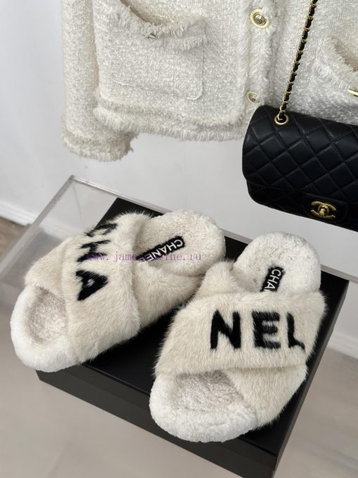 Chanel | Chanel 24K Early Autumn New Product Letter Cross Hair DragChanel's shoes never disa4m1mgzmu - Image 3