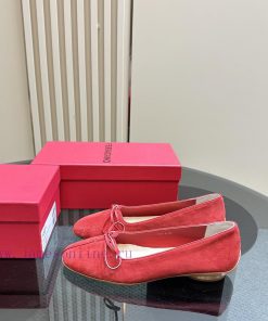 FERRAGAMO 24/ 🩰 Ferragamo Ballet Flat Shoes FAM's high-frequency exposure in this issue, baljiktzn76