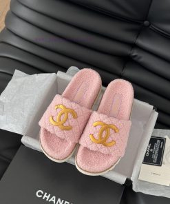 Chanel 24B new fur slippersThis fur mop is really cuteSoft and fluffy fur, comfortable and wxtw3mley