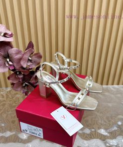 -- New Warren——————2024 Top Valentino Paris Fashion Show Launch Valentino Thick Heel Rivetedlaapn2ar