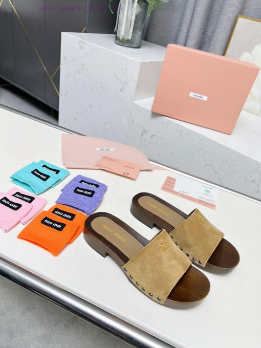 p. Miu Miu's new cool slippers, clog slippers, fashionable and casualImported soft cowhide wa9ib70wx - Image 6