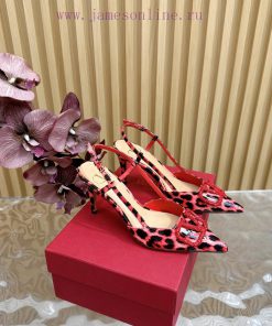 Valentino's newly developed diamond buckle patent leather high-heeled sandals series————————6uihznwn