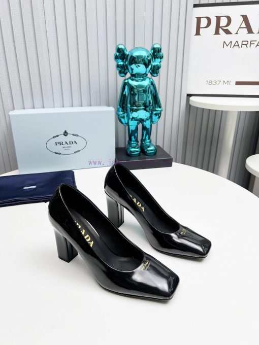 In 2025, SSS launches Prada's latest collection of long and short boots, sandals, slim heelsgz44a08d - Image 2