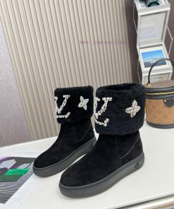 p. Classic Lv snow boots are made of handmade patchwork fabric, and each pair of shoes consumsni0p64