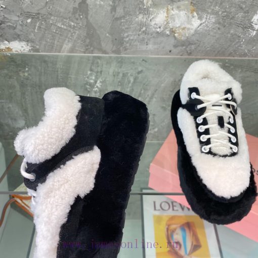 Acne Autumn/Winter Debut ️️ The furry panda Di Da loves the furry texture and can't help butyj9pjjkk - Image 5