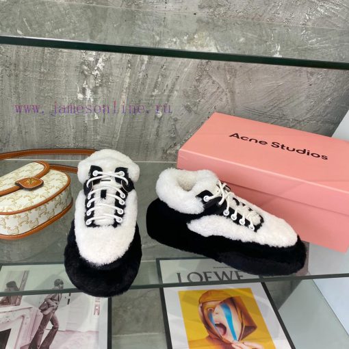Acne Autumn/Winter Debut ️️ The furry panda Di Da loves the furry texture and can't help butyj9pjjkk - Image 7