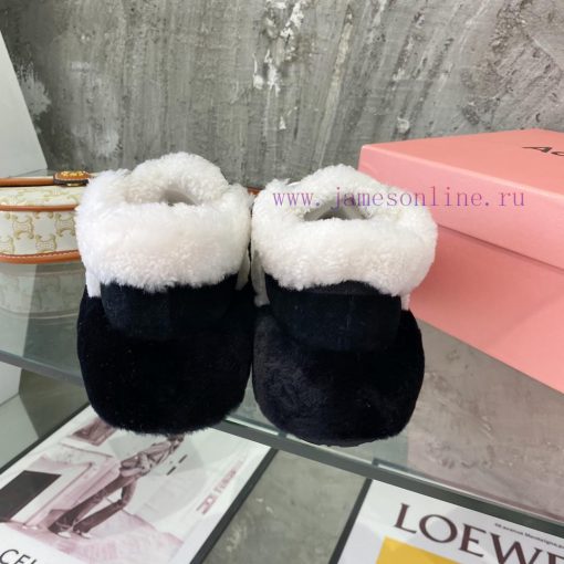 Acne Autumn/Winter Debut ️️ The furry panda Di Da loves the furry texture and can't help butyj9pjjkk - Image 9