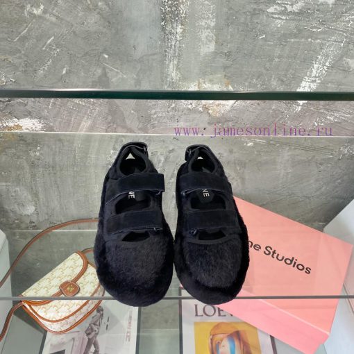 Acne Autumn/Winter ️ Autumn/Winter really needs a pair of cute fur shoes to become a fashione27dt6ej