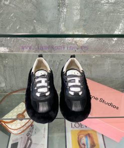 Acne Autumn/Winter ️ Autumn/Winter really needs a pair of cute fur shoes to become a fashionqlmsm24z