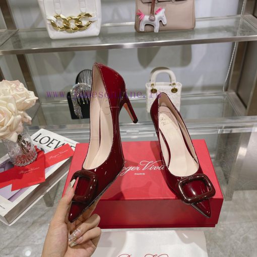 This Viv'Coc Lacquer Buckle High Heel is handmade in shiny patent leather, embellished with wpd2ror2 - Image 4