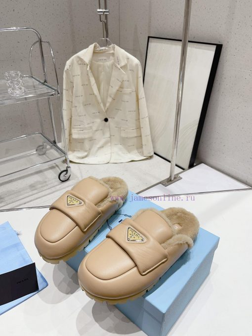 The Prada 23 autumn and winter fur slippers collection is great for every style and color of304fdxts - Image 4