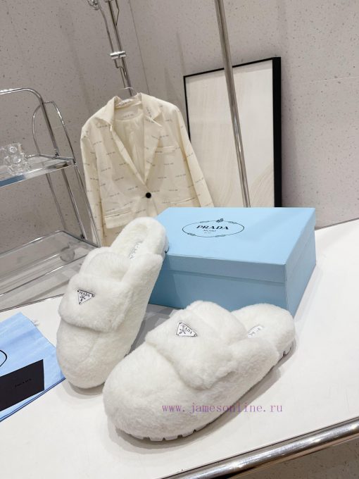 Prada's autumn/winter 23 fur slippers collection is great for every style and color of the onusxmedp - Image 5