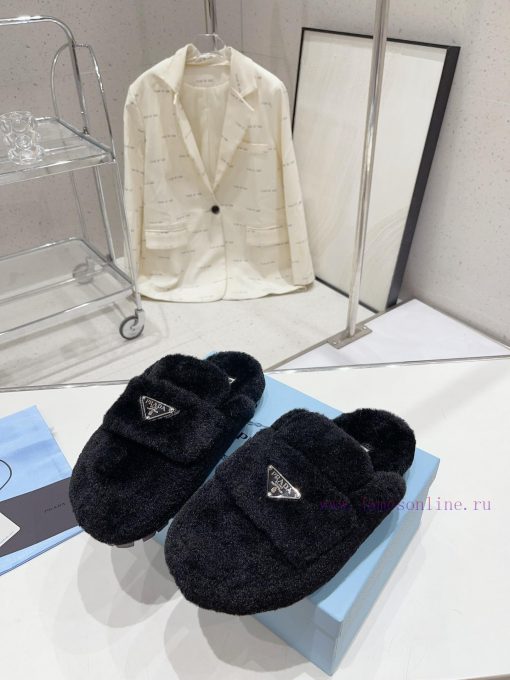 Prada's autumn/winter 23 fur slippers collection is great for every style and color of the owtf53ltl - Image 4